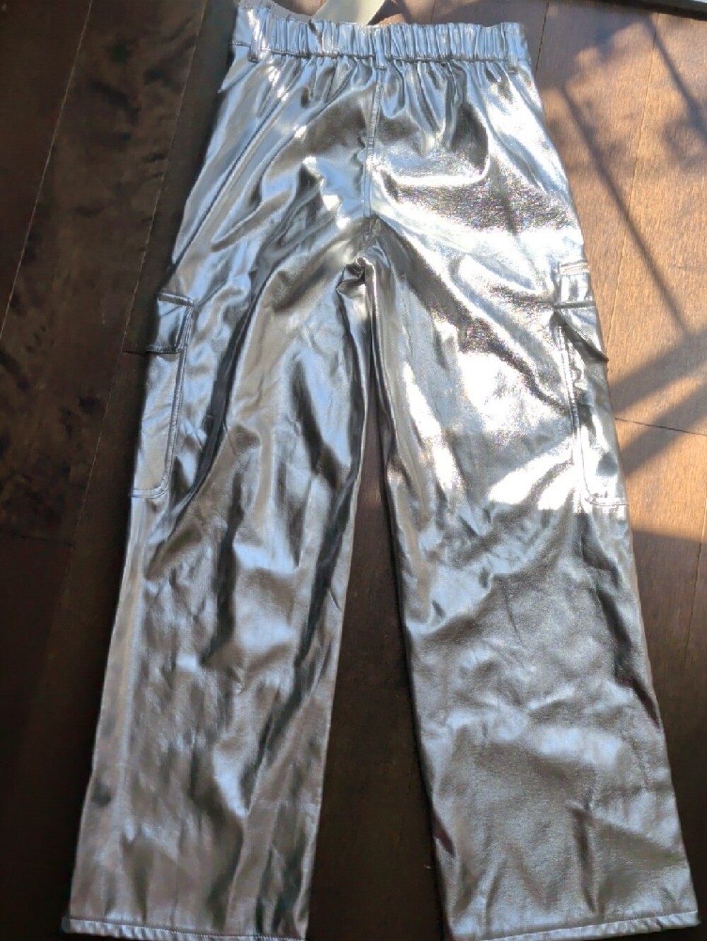 No Boundaries Metallic Silver Cargo Joggers - Picture 3 of 3
